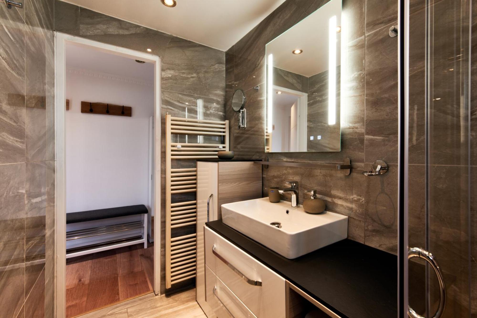 Apartment Luxurious 3bd In Prime Location Of W Jacuzzi Swimming Pool N Free Parking Wien
