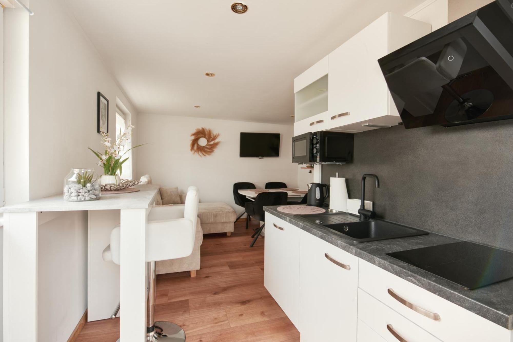 Luxurious 3bd In Prime Location Of W Jacuzzi Swimming Pool N Free Parking Apartment Wien